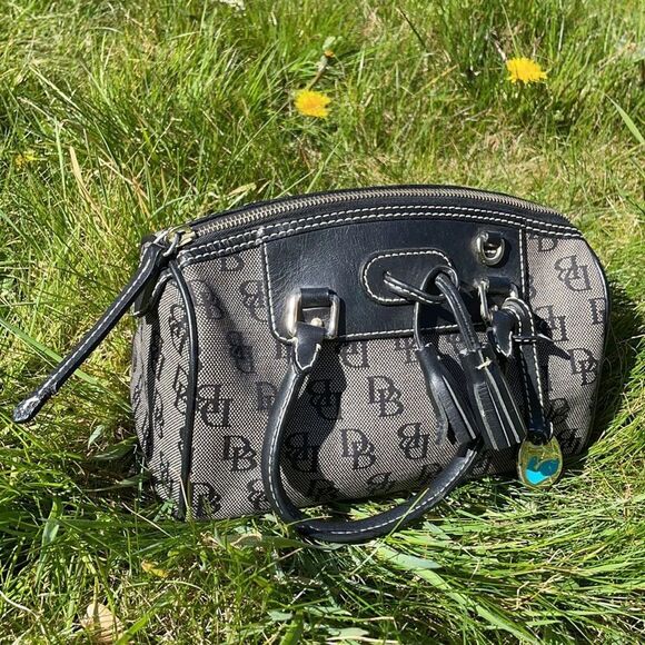 DOONEY & BOURKE 1975 • hand held purse grey and black - Picture 8 of 8